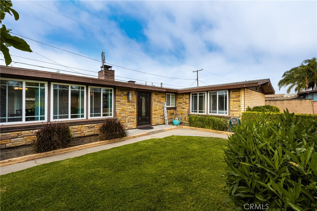2151 W Romneya Drive