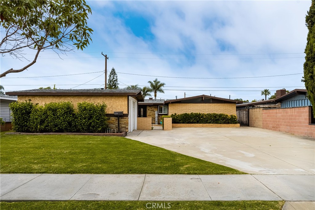 2151 W Romneya Drive