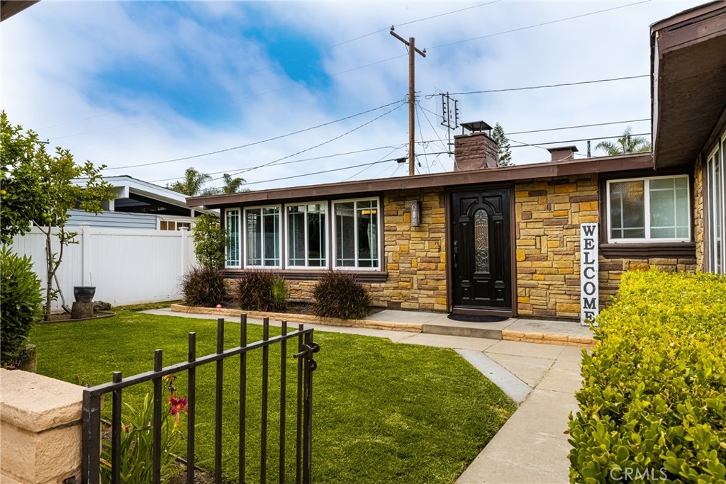 2151 W Romneya Drive