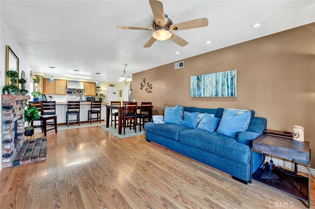 5362 Redwood Street