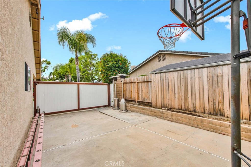 5362 Redwood Street