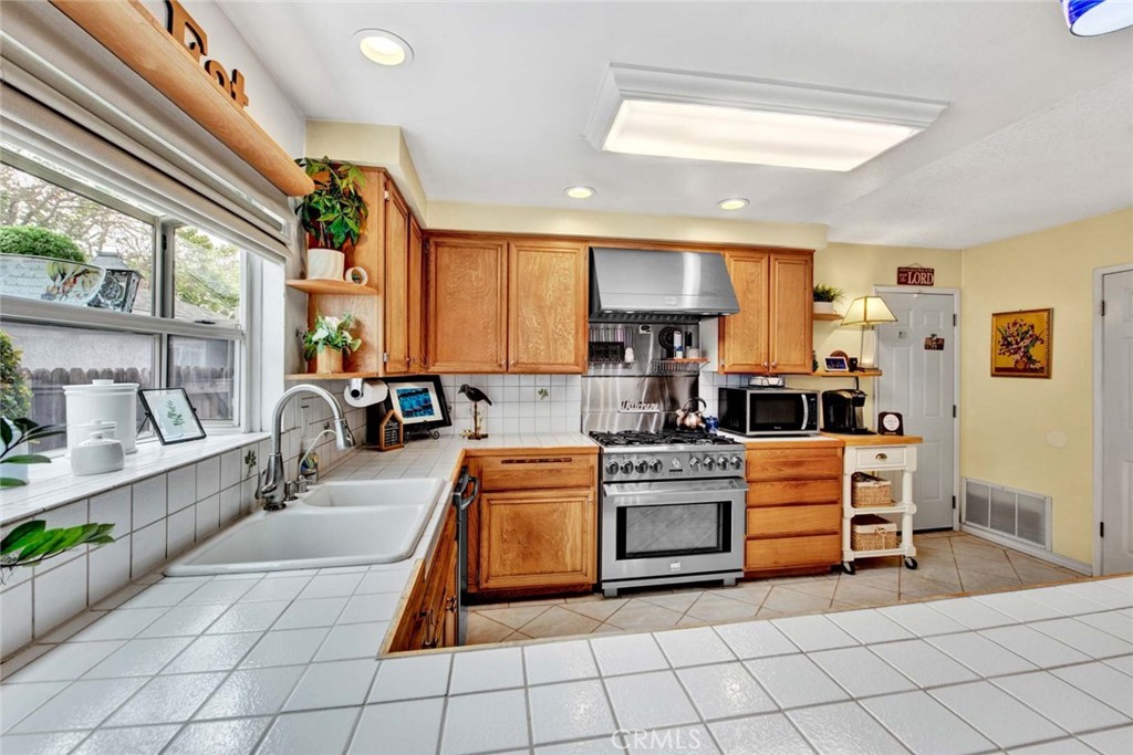 5362 Redwood Street