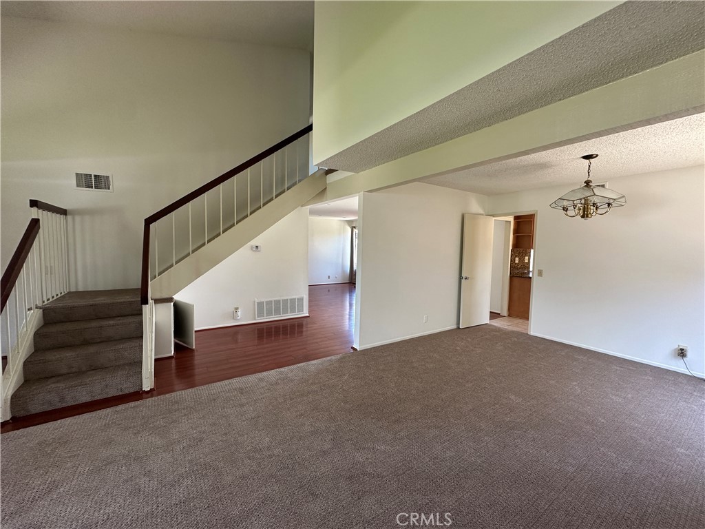 1581 W Elm Avenue