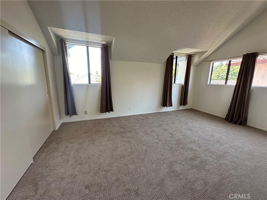 1581 W Elm Avenue