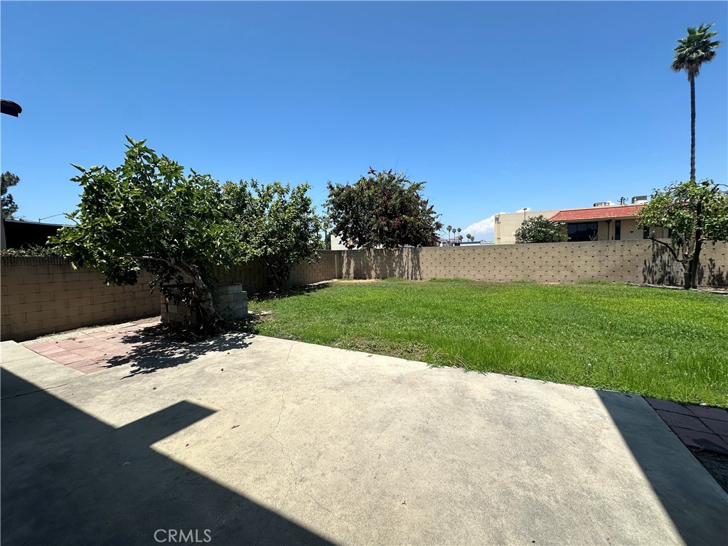 1581 W Elm Avenue