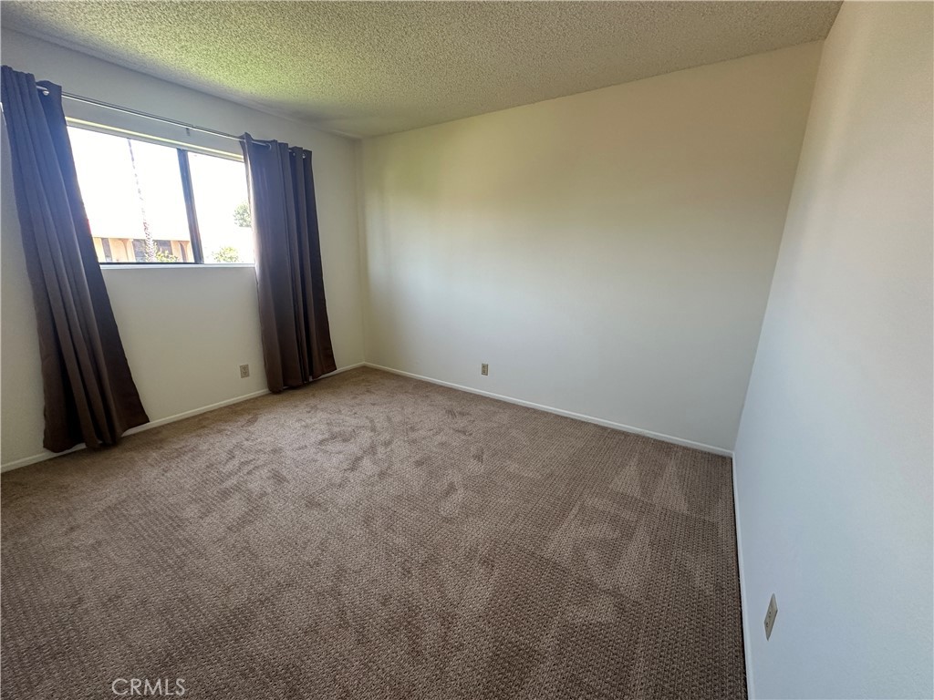 1581 W Elm Avenue
