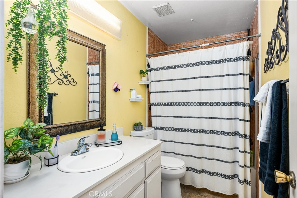1609 W Cutter Road 28