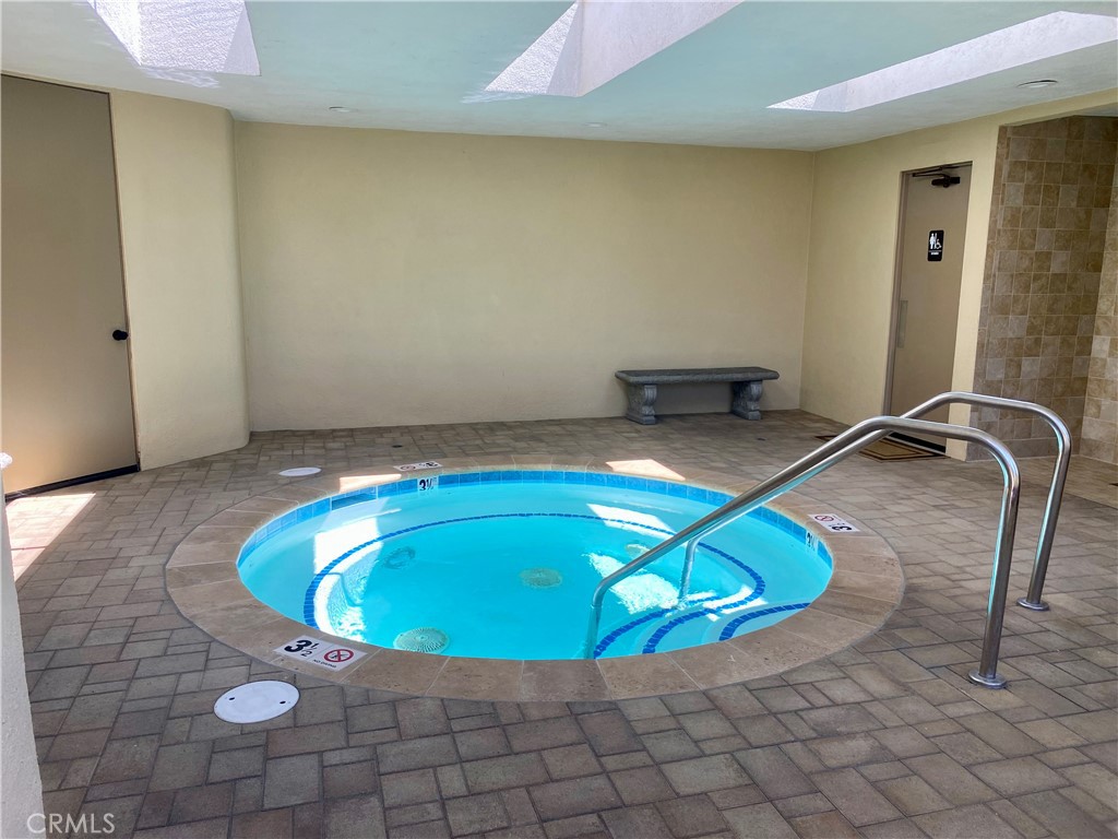 320 Lakepark Drive