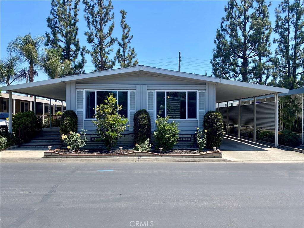 320 Lakepark Drive
