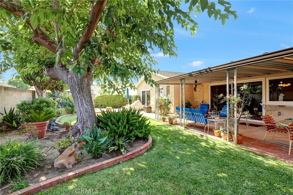 3464 E Elm Street