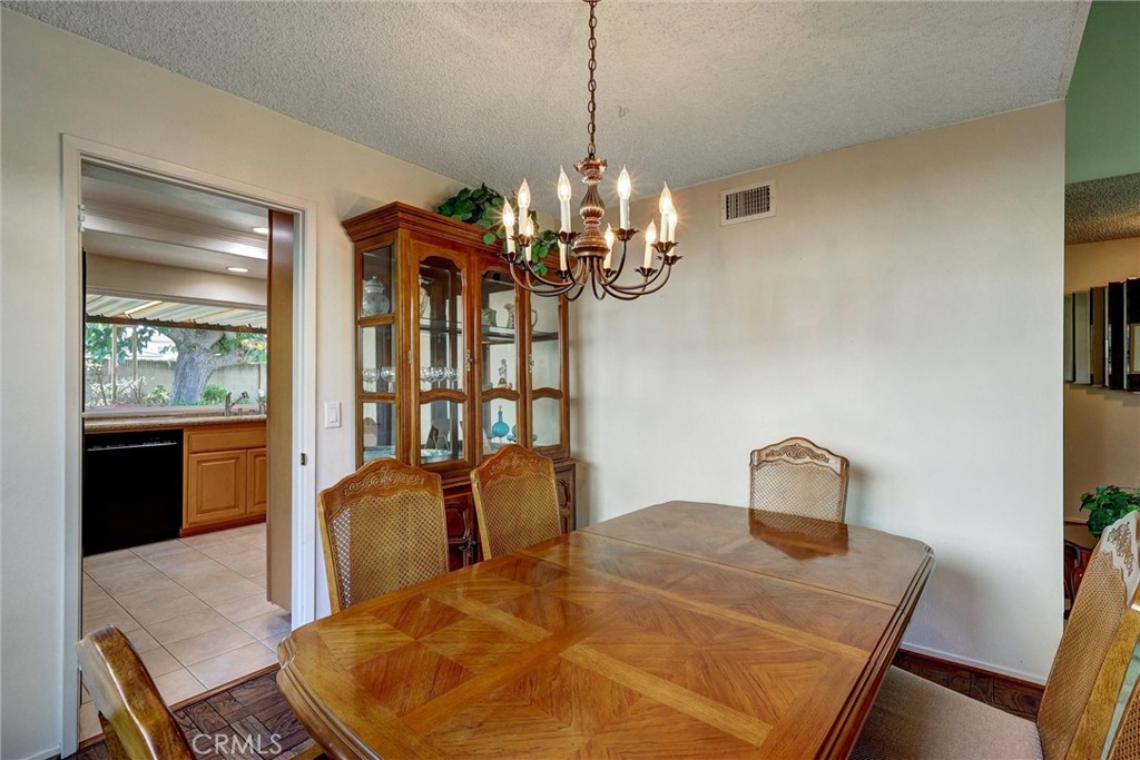 3464 E Elm Street