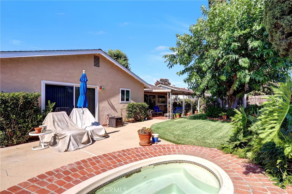 3464 E Elm Street