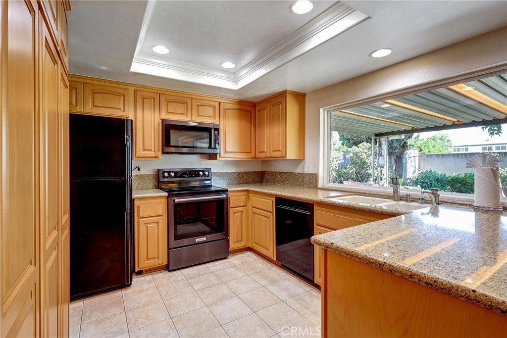 3464 E Elm Street