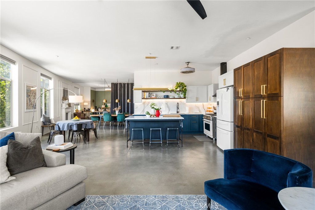 435 W Center Street Promenade 201