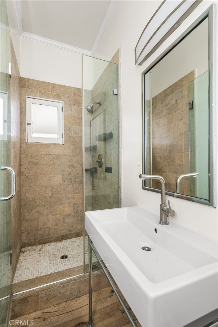 128 W Sycamore Street