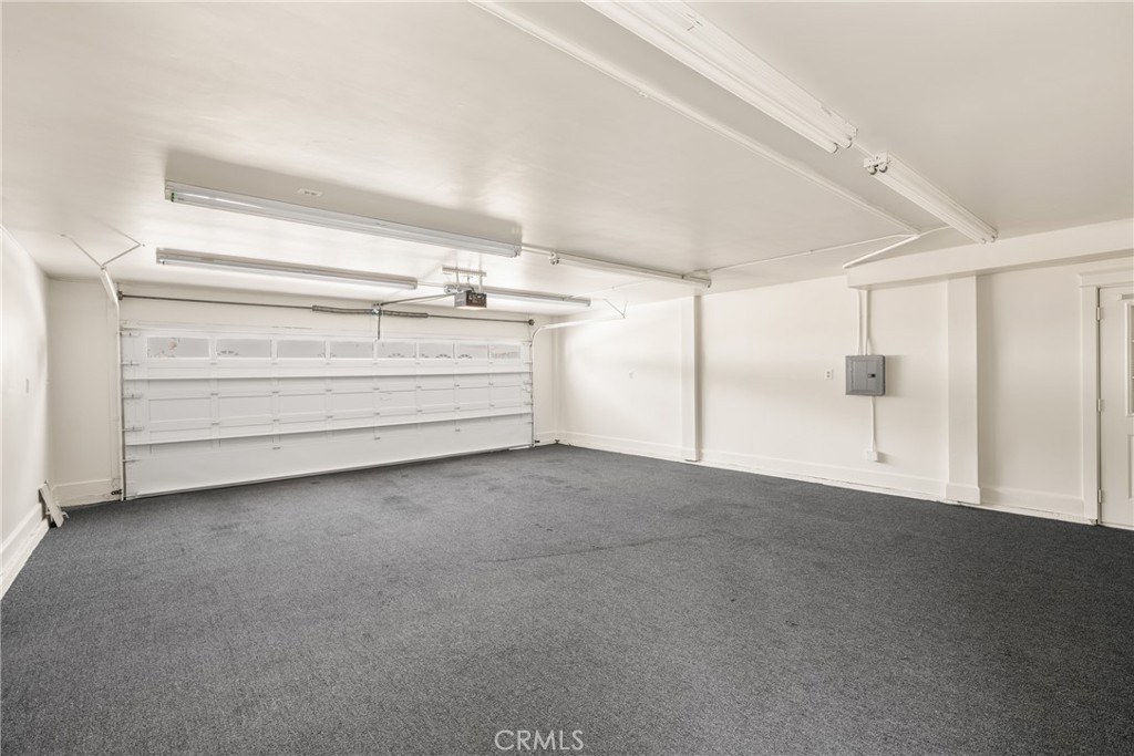 128 W Sycamore Street