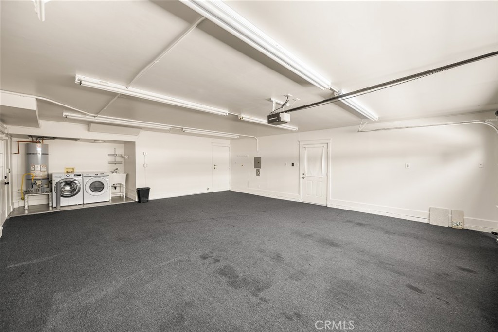 128 W Sycamore Street