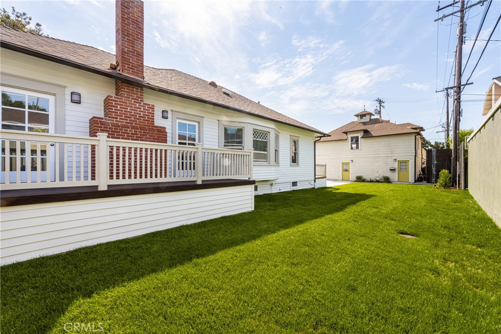 128 W Sycamore Street