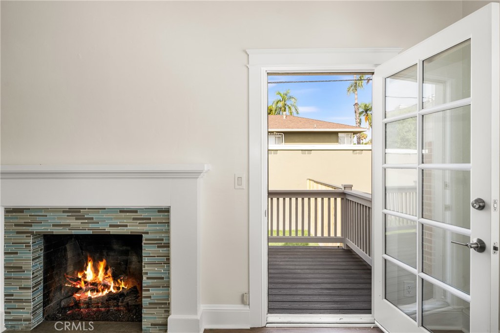 128 W Sycamore Street