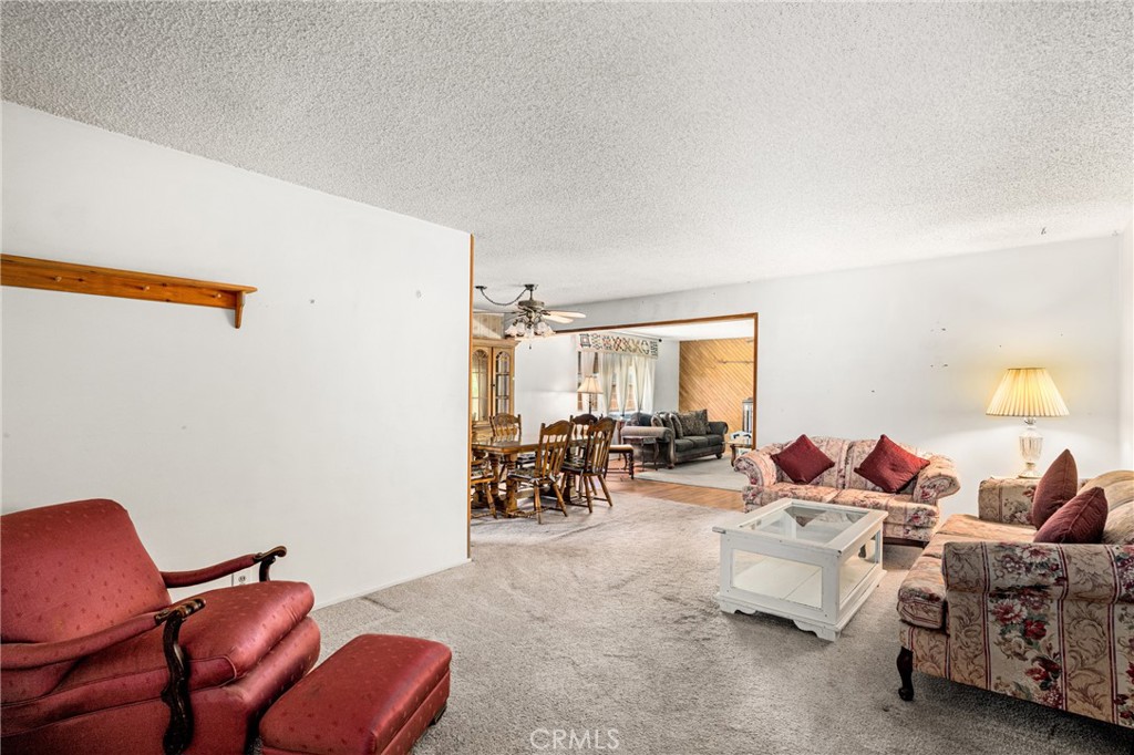 2536 W Greenacre Avenue