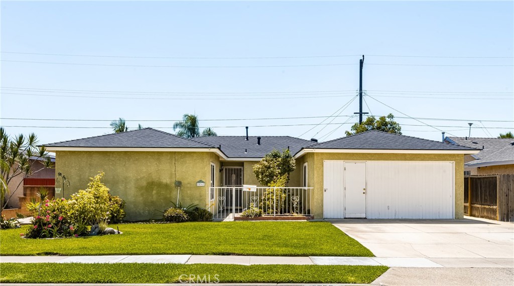 2536 W Greenacre Avenue