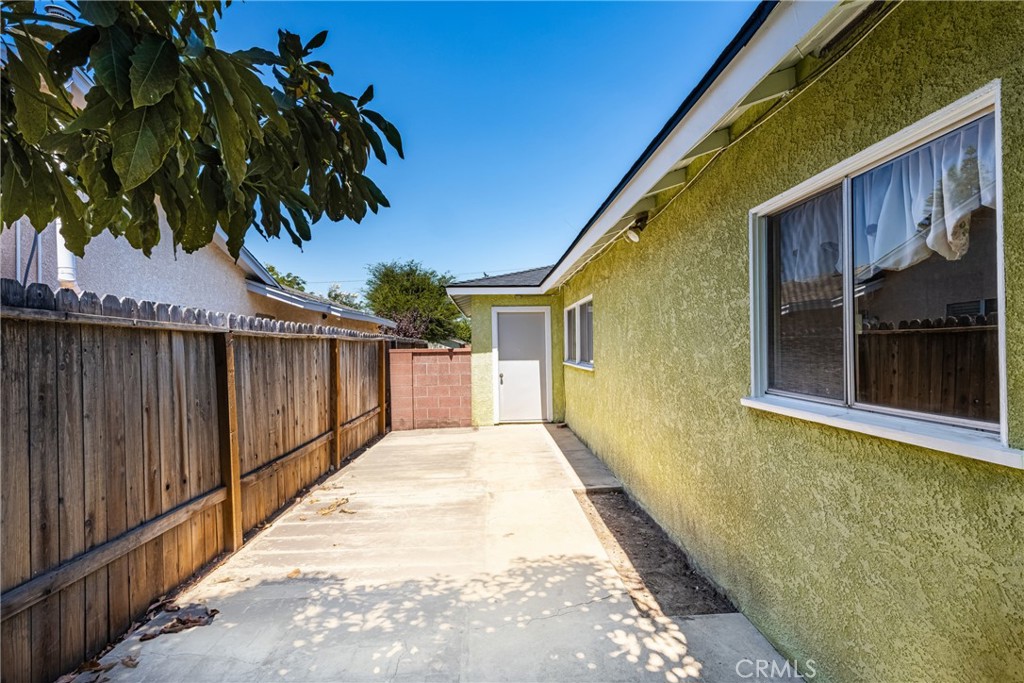 2536 W Greenacre Avenue