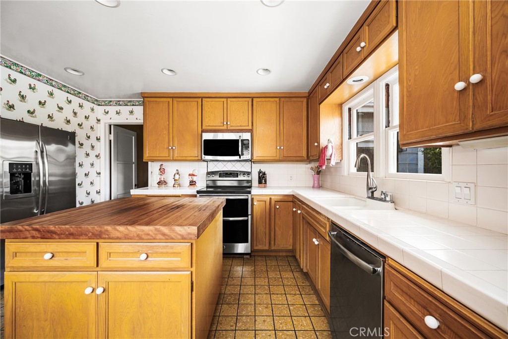 163 N Evelyn Drive