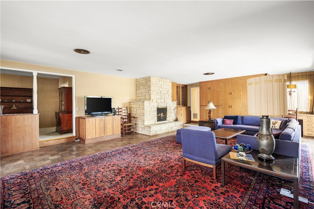 163 N Evelyn Drive
