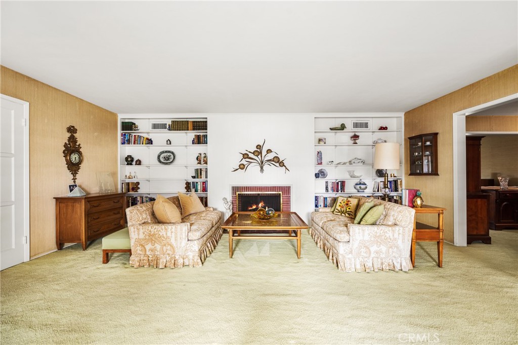 163 N Evelyn Drive