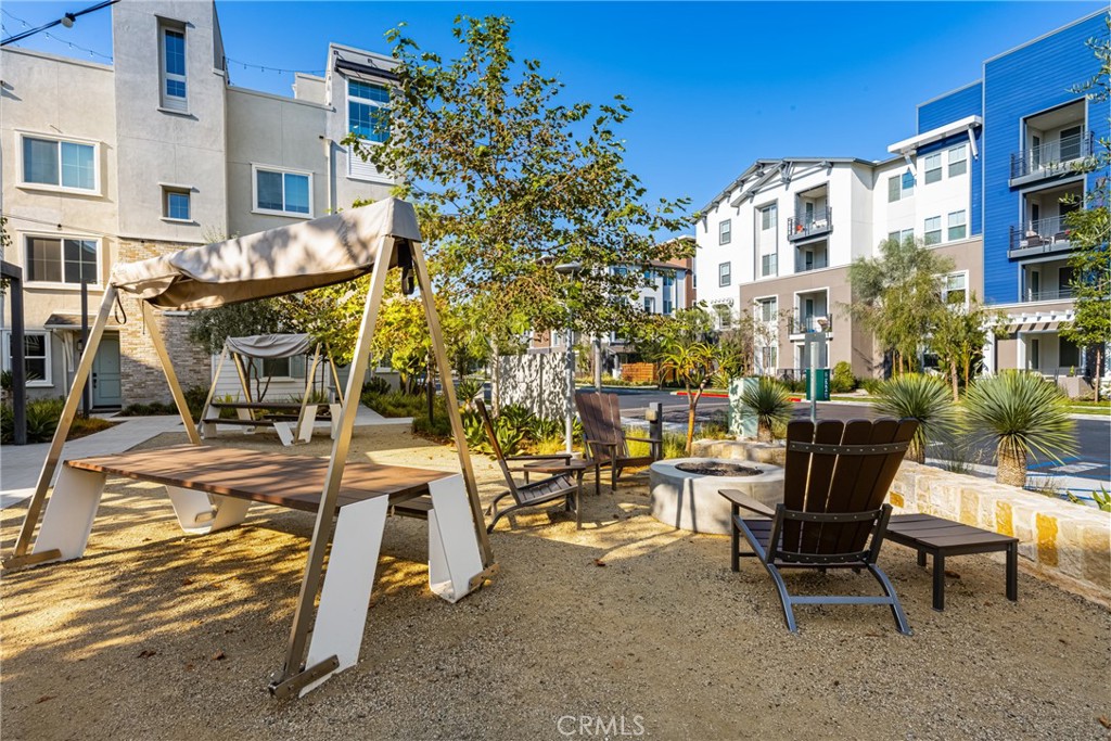 663 S Mosaic Street