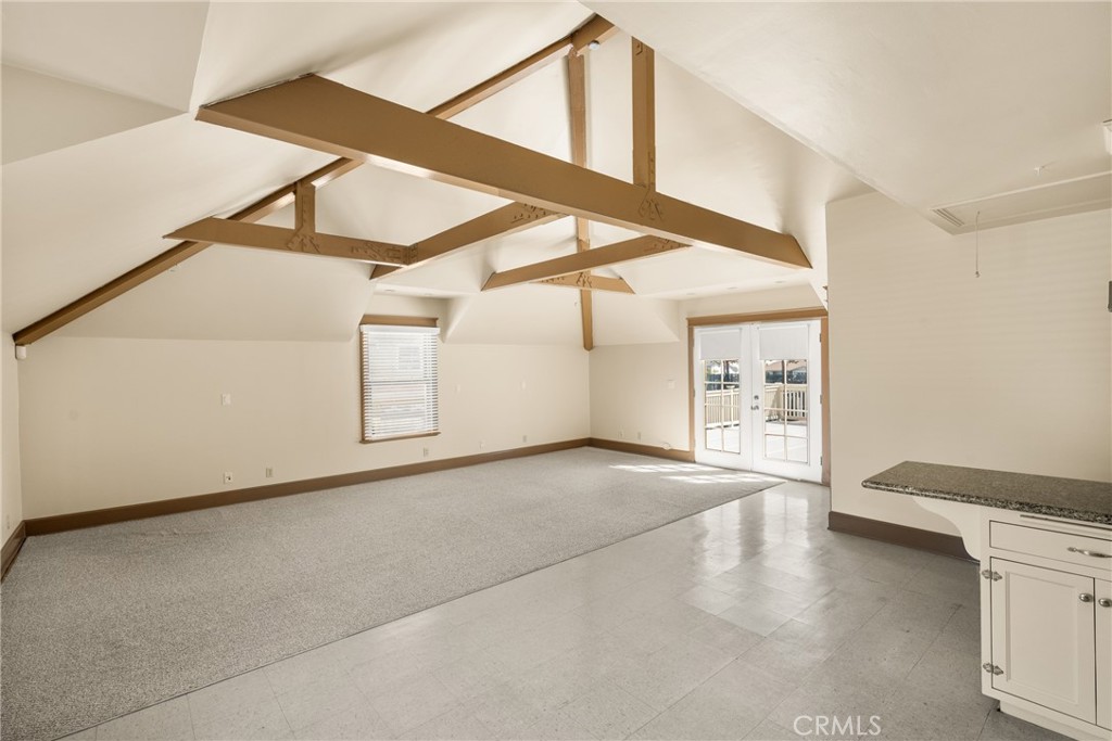 126 W Sycamore Street STUDIO