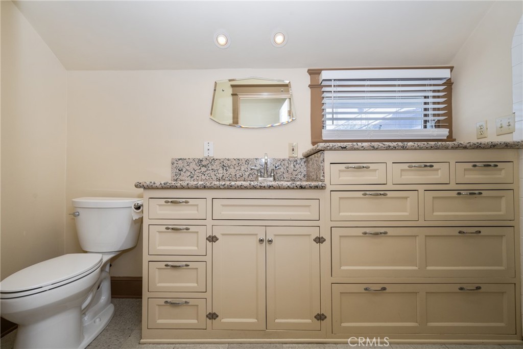 126 W Sycamore Street STUDIO