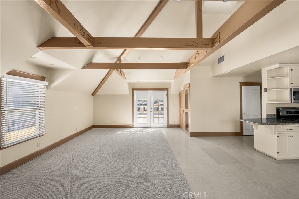 126 W Sycamore Street STUDIO