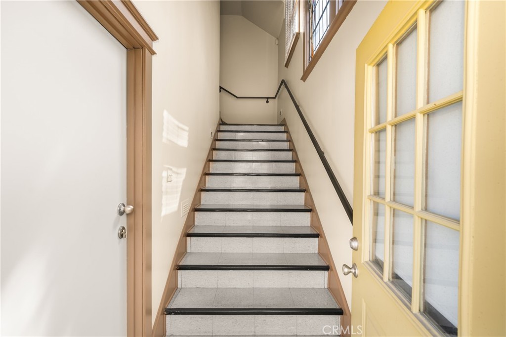 126 W Sycamore Street STUDIO