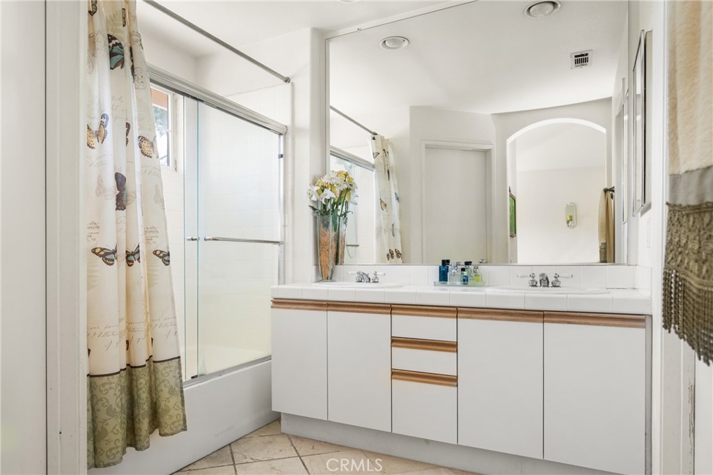 816 S Yellowstone Way