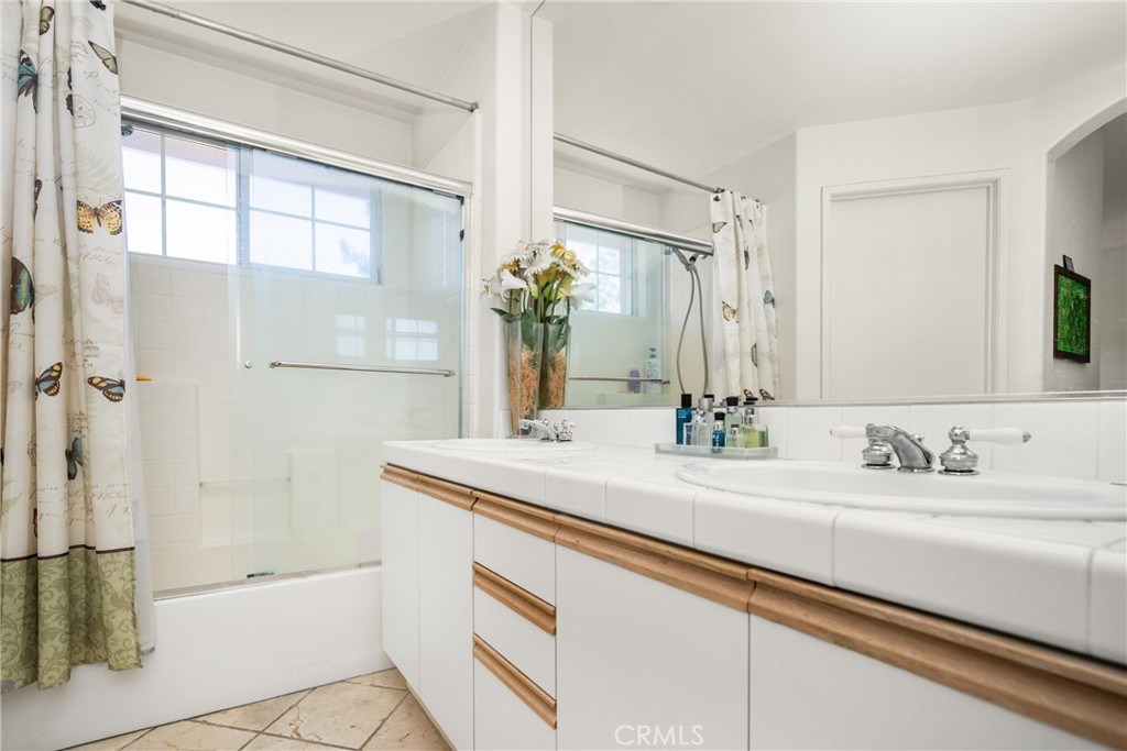 816 S Yellowstone Way