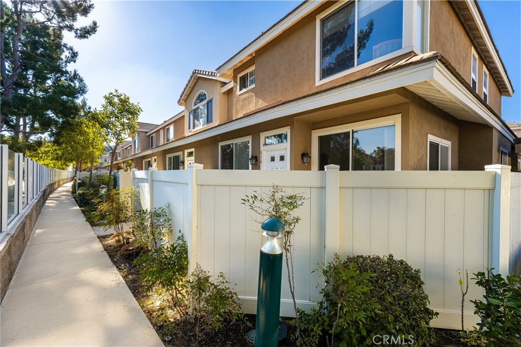 816 S Yellowstone Way