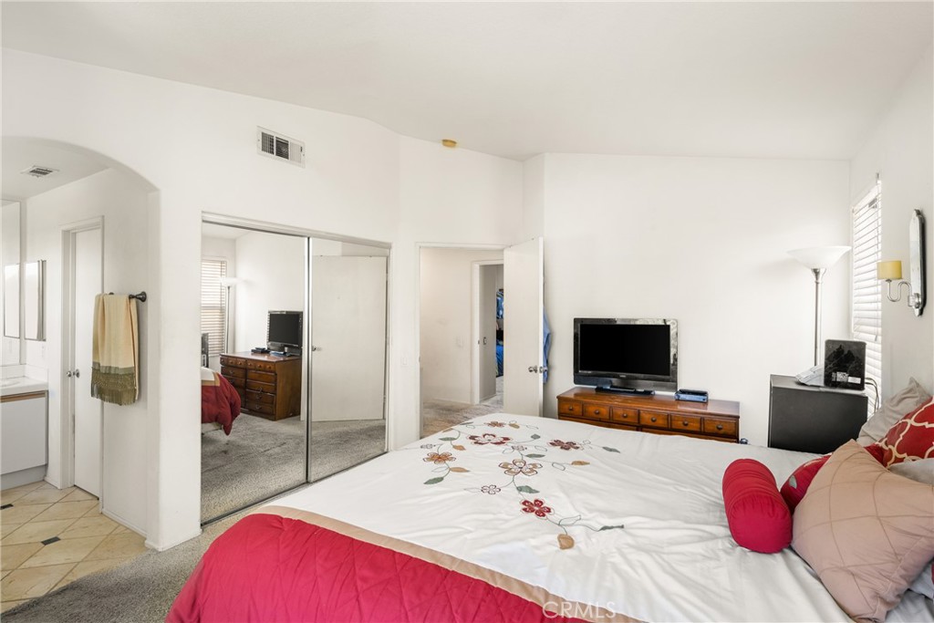 816 S Yellowstone Way