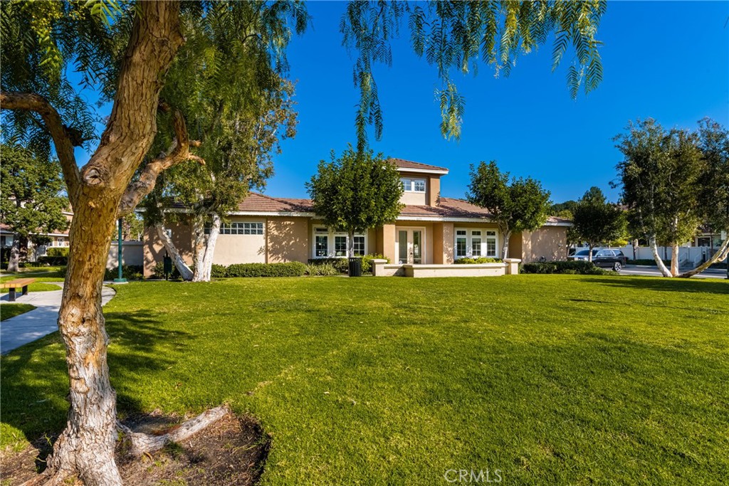 816 S Yellowstone Way