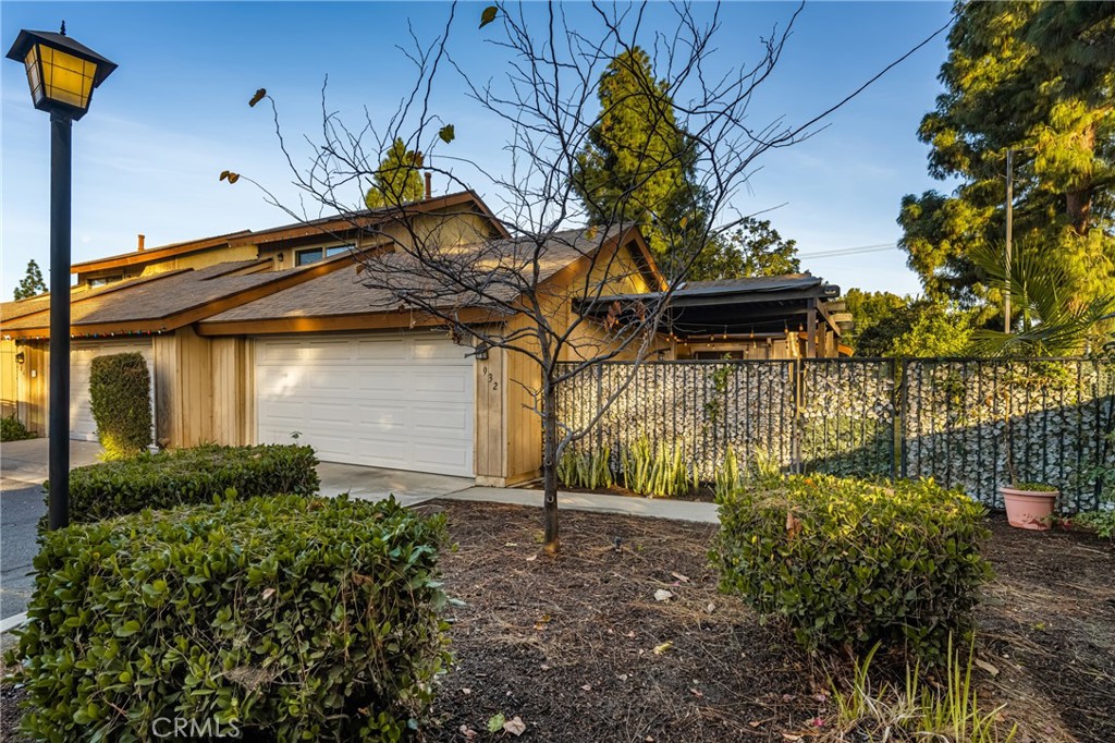 932 S Laurelwood Lane 4