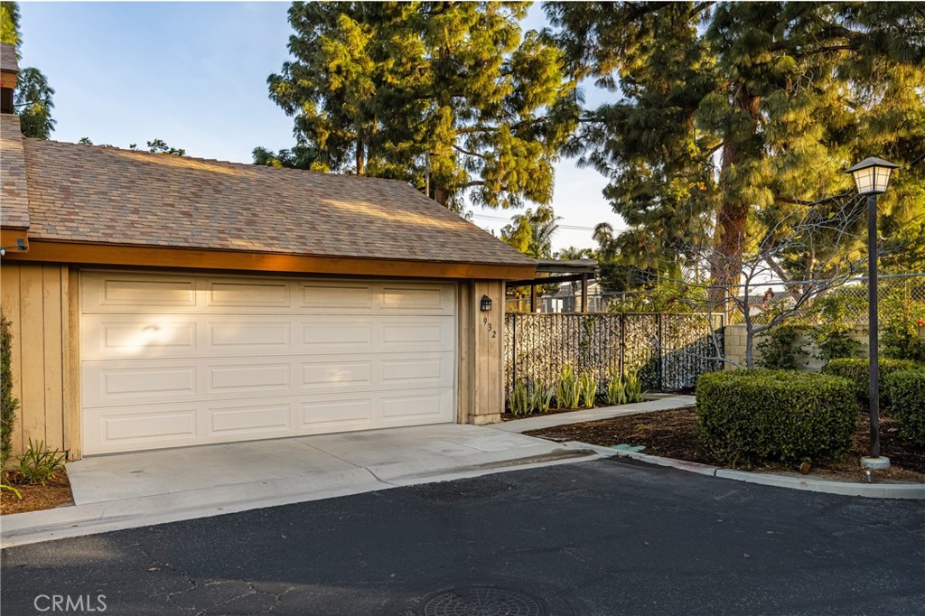 932 S Laurelwood Lane 4