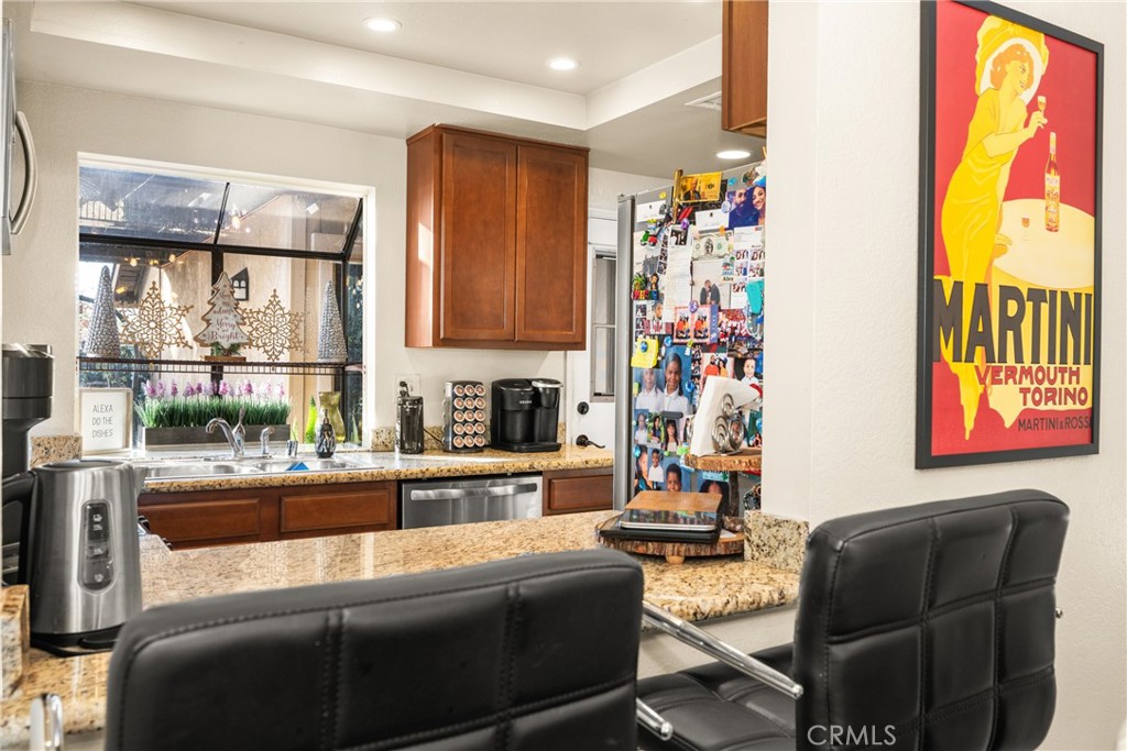 932 S Laurelwood Lane 4