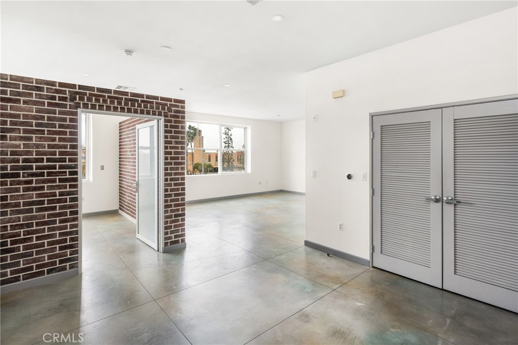 435 W Center Street Promenade 323