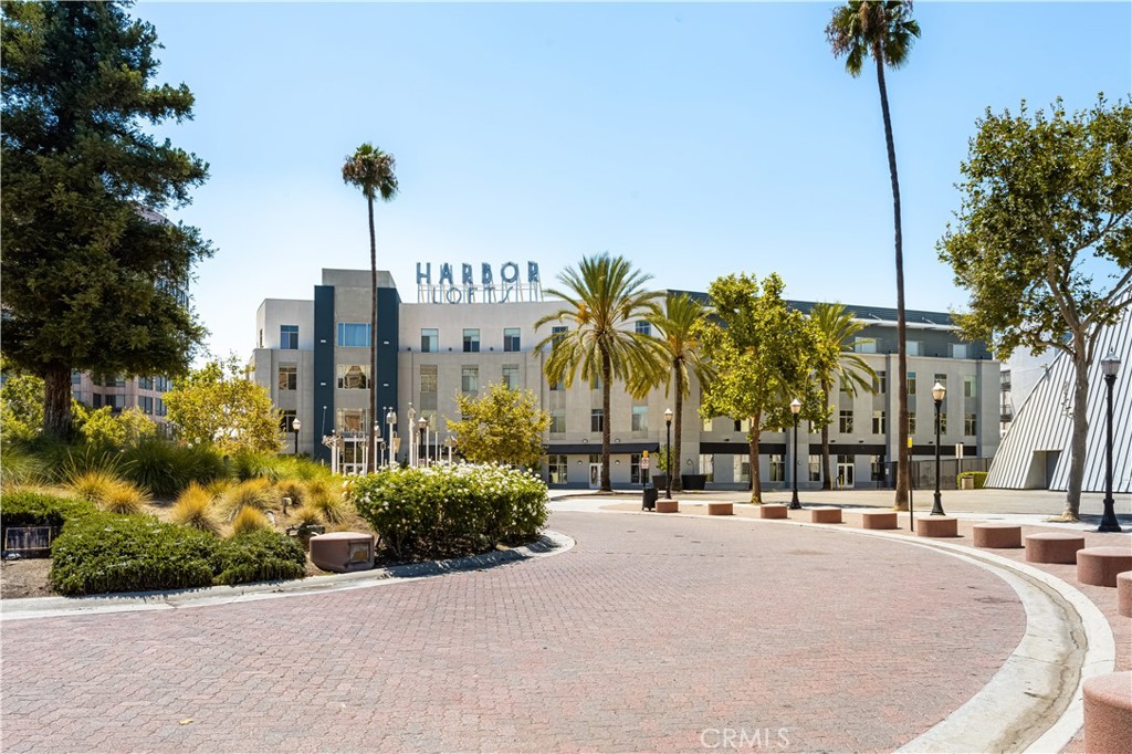 435 W Center Street Promenade 323
