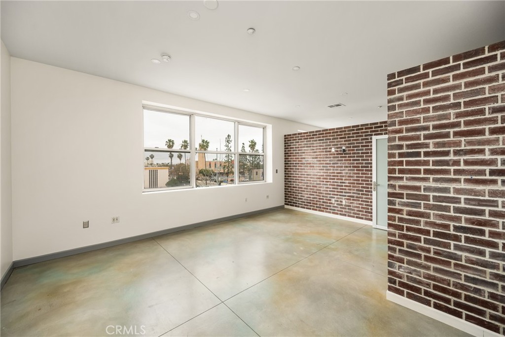 435 W Center Street Promenade 323