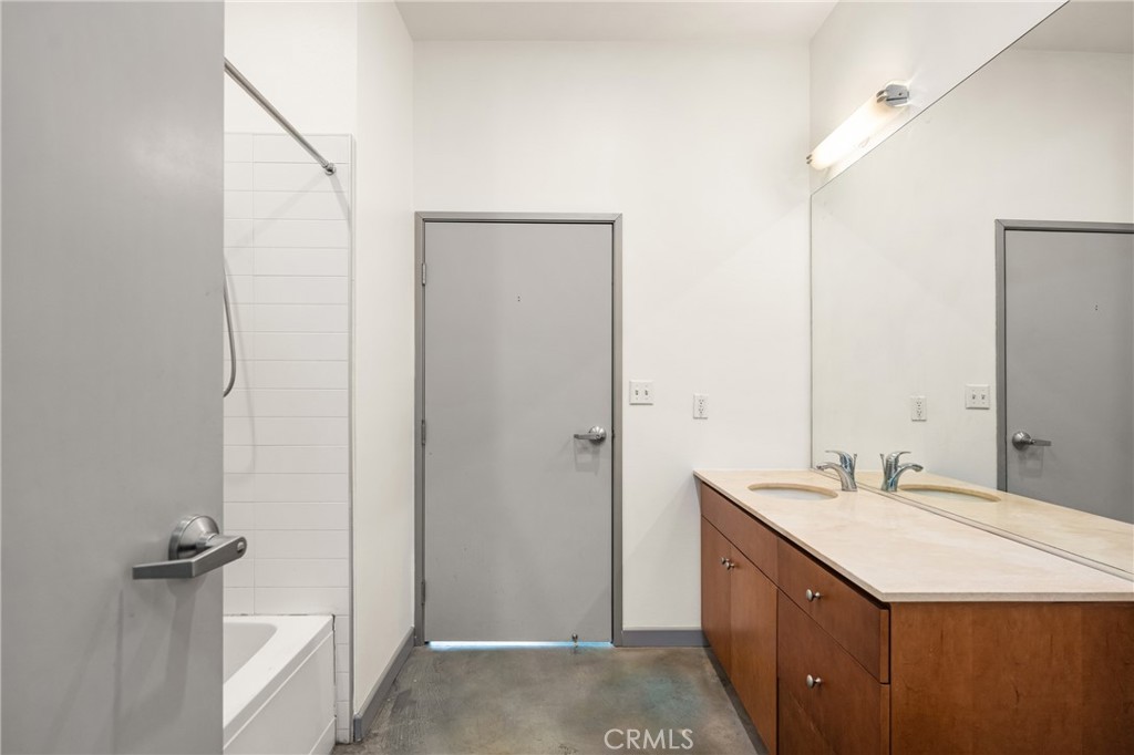 435 W Center Street Promenade 323