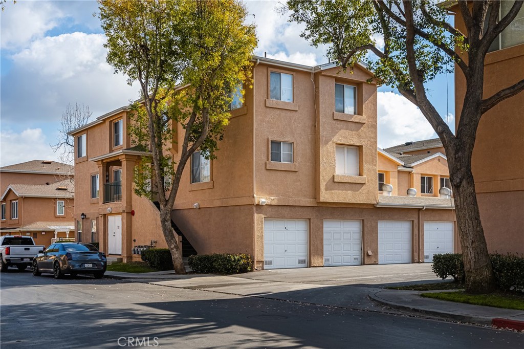 1050 Harbor Heights Drive E