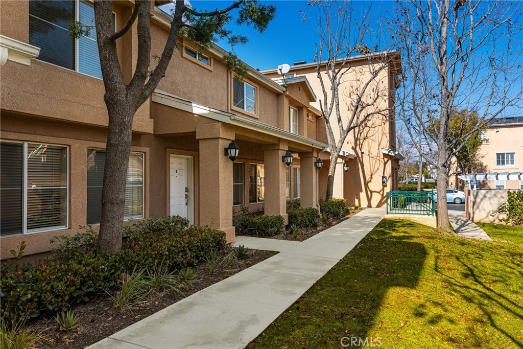 1050 Harbor Heights Drive E