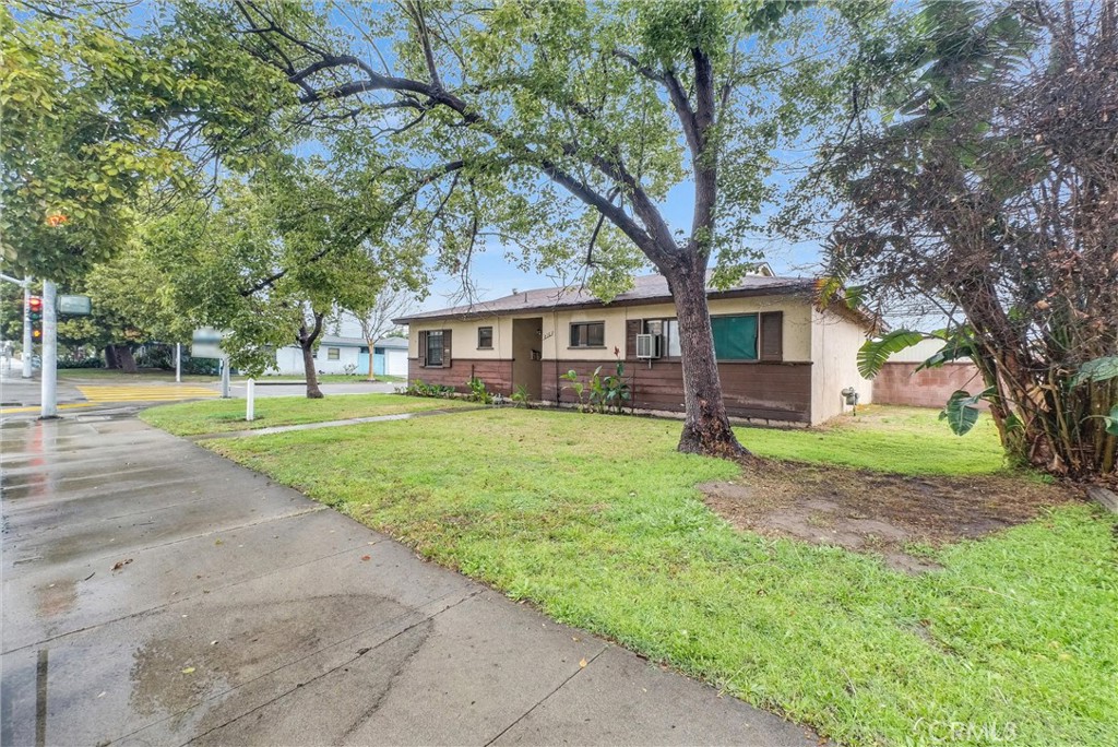816 N Magnolia Avenue