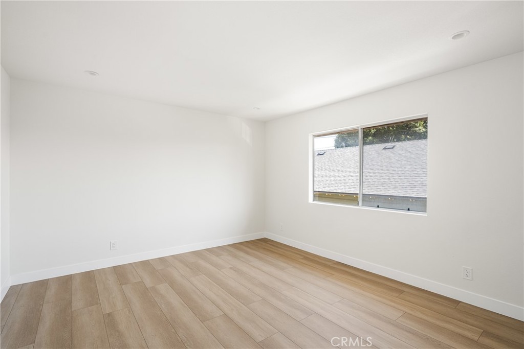 121 S Illinois Street 4